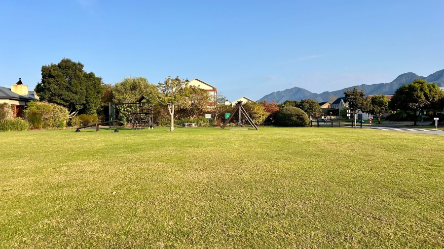 3 Bedroom Property for Sale in Earls Court Lifestyle Estate Western Cape